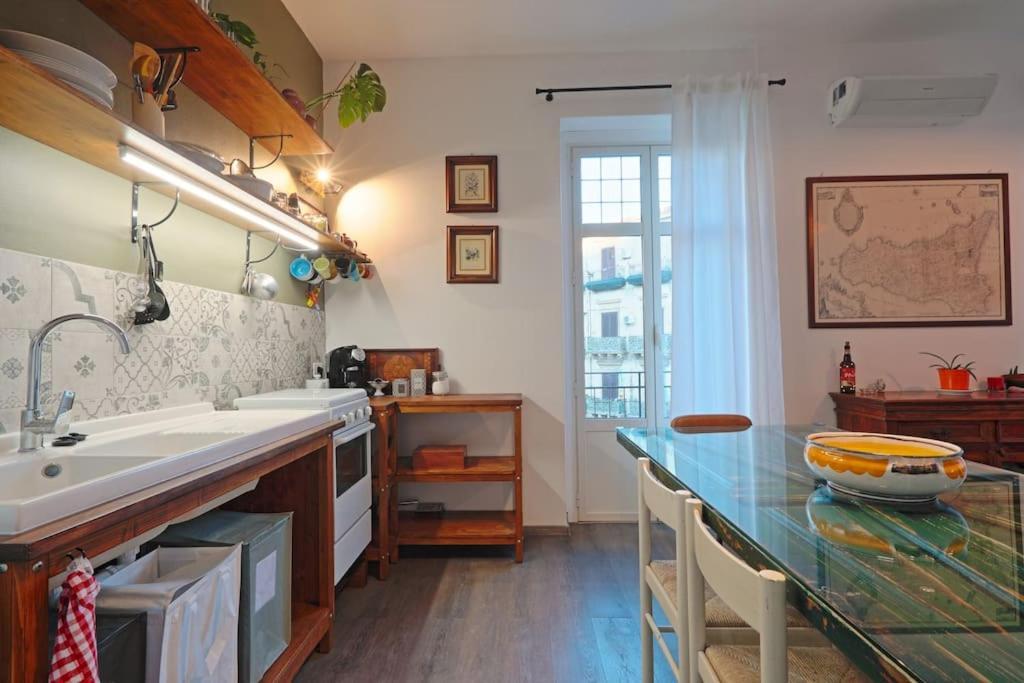 La Casuzza Del Borgo - Porto - Politeama Apartamento Palermo Exterior foto